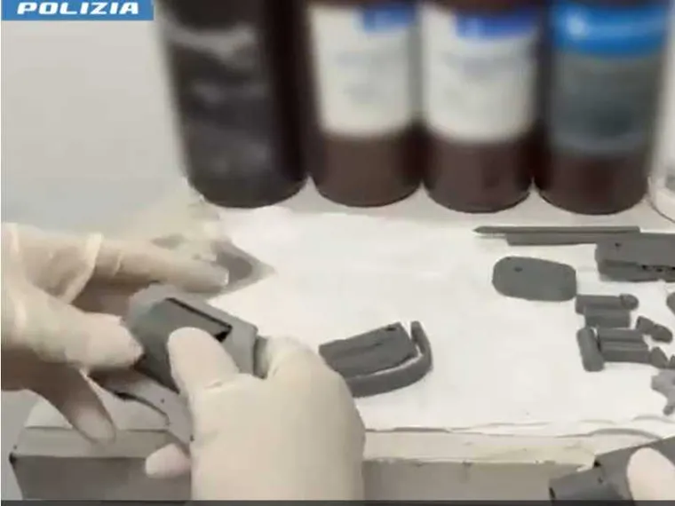 Allarme "ghost guns", le armi fatte in casa con la stampante 3D
