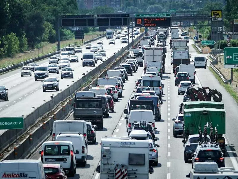Diesel Euro 5, lo stop slitta ancora: potranno circolare fino a ottobre 2027