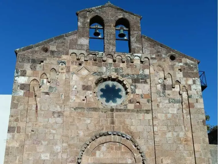 La fabbrica di armi sponsorizza la festa patronale, ma don Maurizio dice «No»