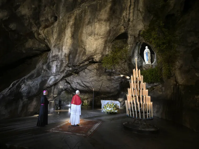 Leone XIV, domani la recita del Rosario con centinaia di bambini in Vaticano per invocare la pace nel mondo
