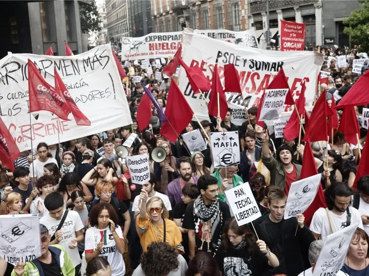 A Madrid la questione casa terremota il governo: in vista il voto anticipato?