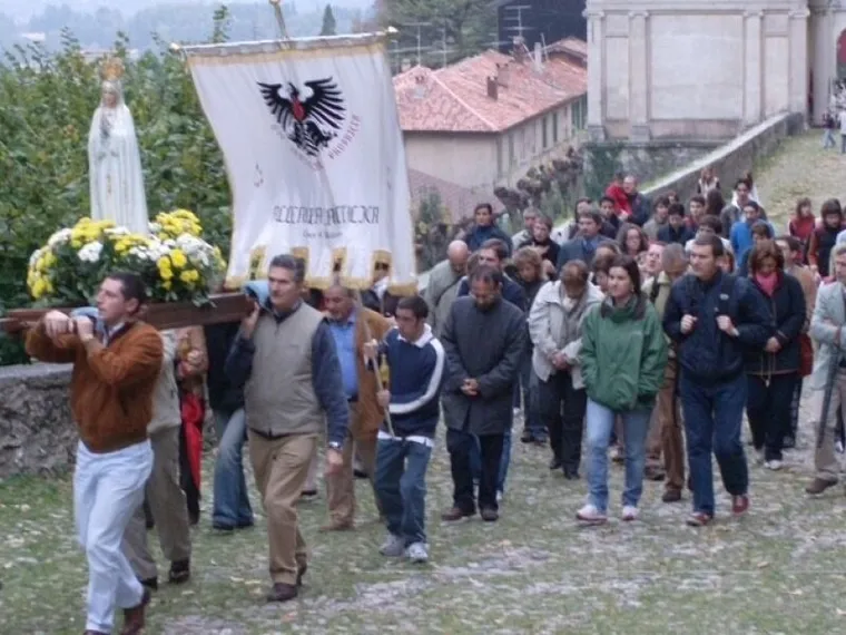 Uno dei pellegrinaggi annuali dell’associazione Alleanza Cattolica al Sacro Monte di Varese
