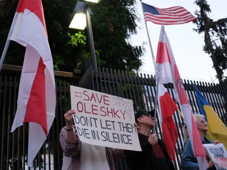 Melania Trump annuncia la tregua per la città di Oleshky. Si realizza il sogno del Papa