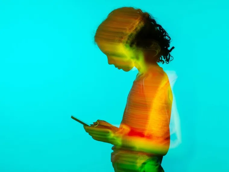 Quei ragazzi soli e attratti dentro il vortice digitale