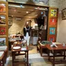 In viaggio con Amina, dal Marocco all’Italia per ritrovare la sua luce