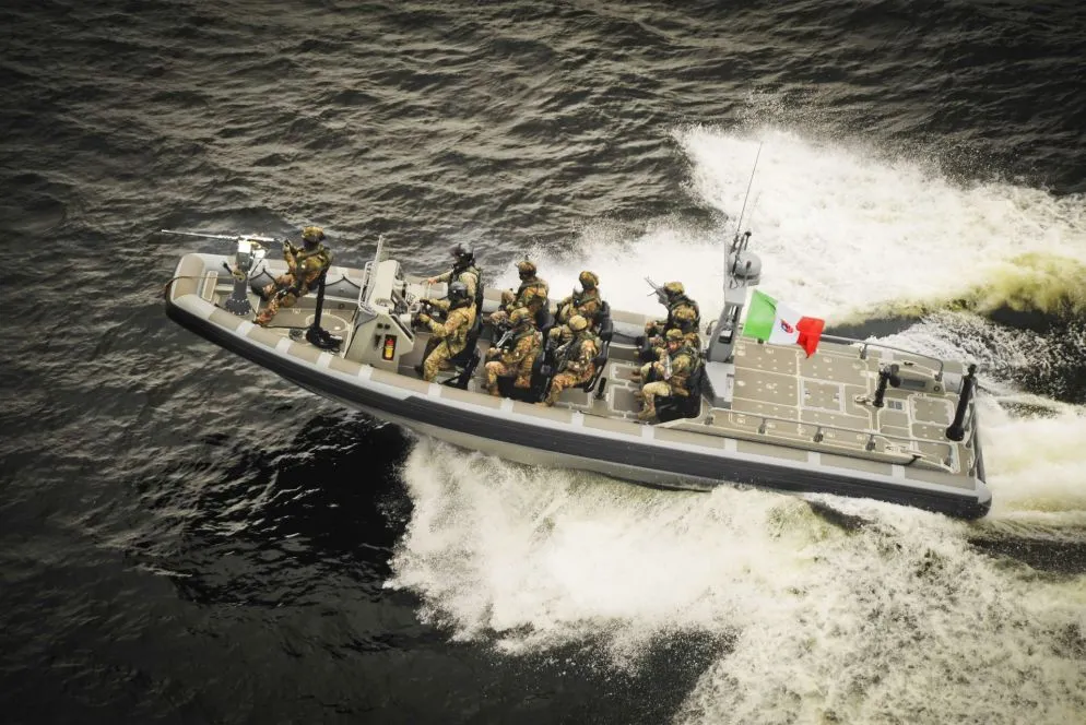 Incursori di Marina durante un’attività di addestramento per la sicurezza delle acque territoriali nazionali