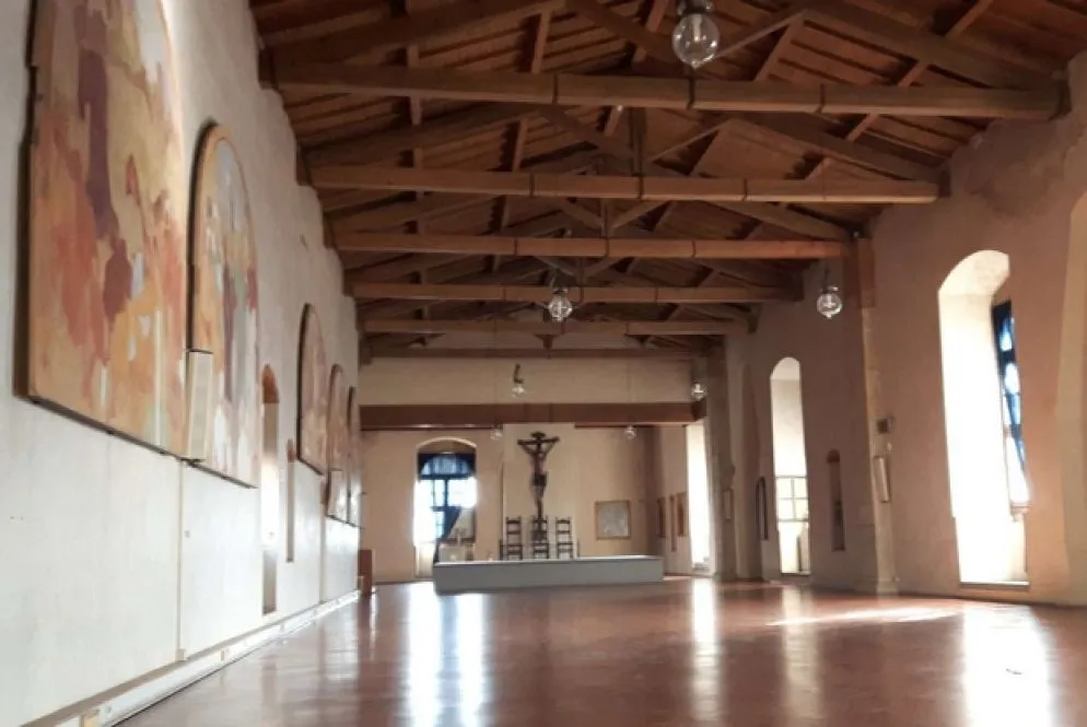 La cerimonia della consegna con il cardinale Betori e il direttore dell'Agenzia del Demanio, nella Sala Grande del Palazzo Acciaioli, è stata preceduta dalla Messa nella chiesa della Certosa alle 16 e da una visita al monastero.