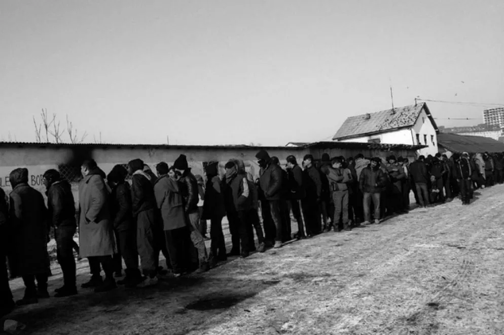 Per alleviare le rigidità del freddo sono stati preparati e distribuiti circa 50 litri di tè caldo.