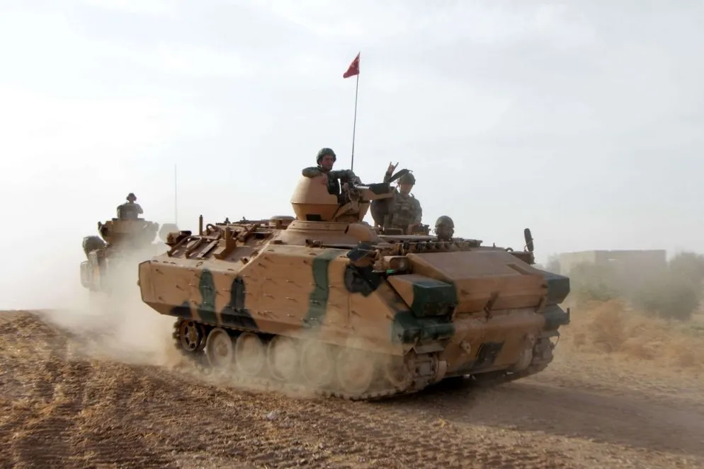 I soldati di Ankara procedono velocemente nell'attacco terrestre
