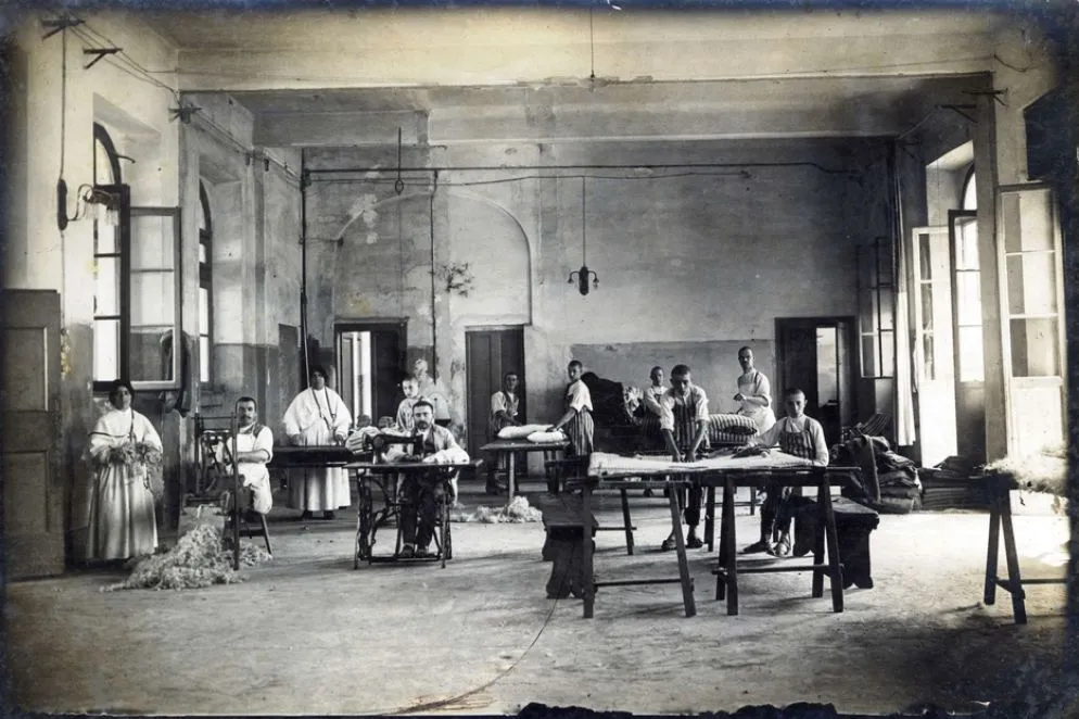 Il laboratorio artigianale dove si preparavano materassi