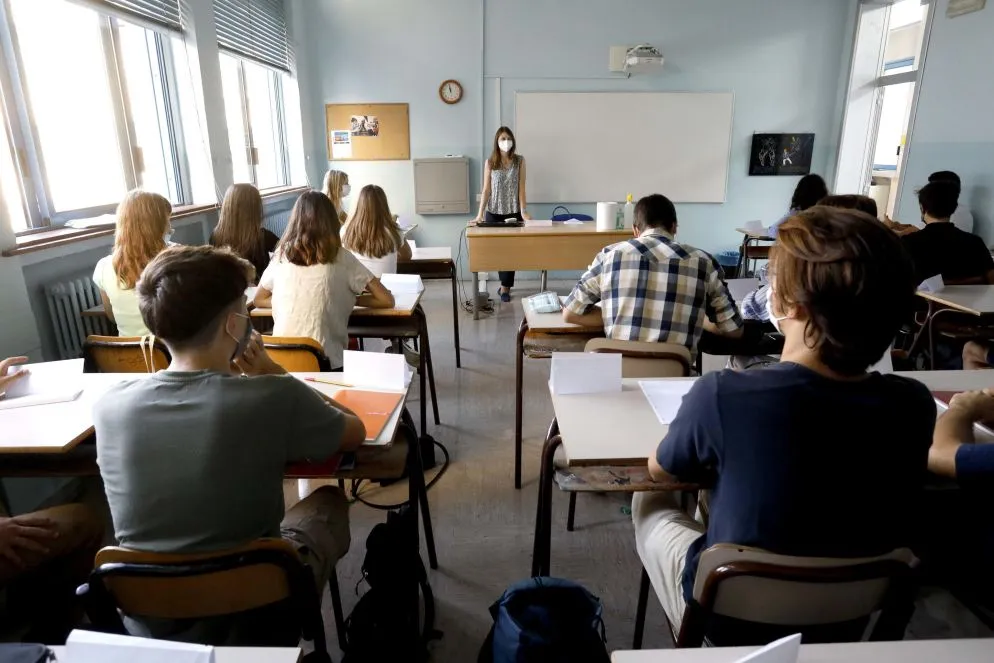 Studenti di Milano rientrano in classe per il primo giorno di scuola, il 13 settembre 2021