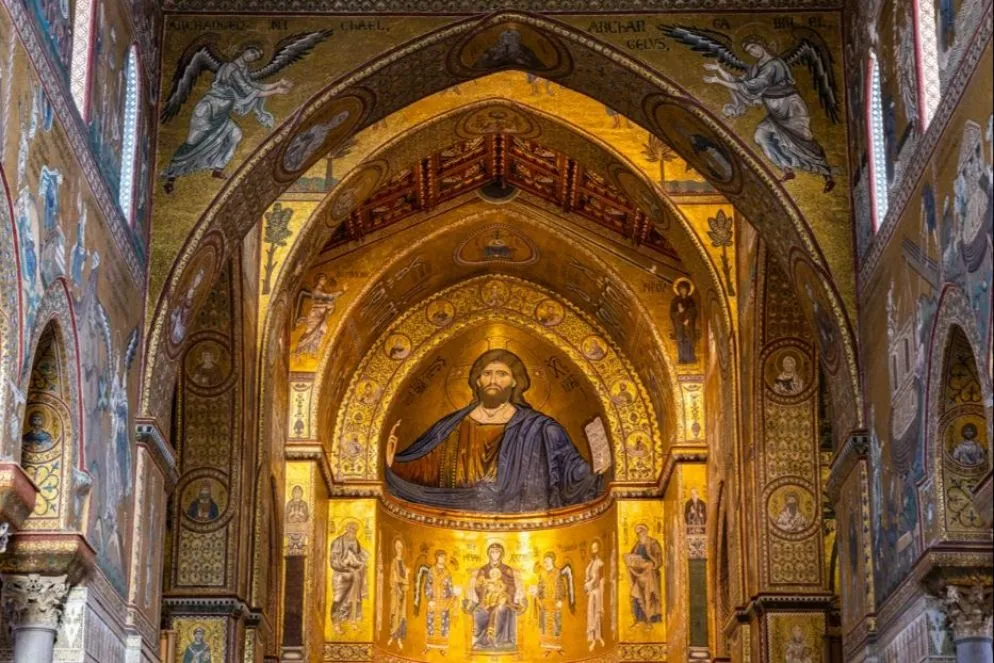 La navata centrale e l'abside del Duomo di Monreale