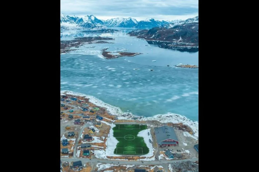 Il Nanortalik Stadion tra i ghiacci della Groenlandia