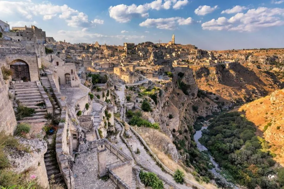 Matera, il Sasso Caveoso lungo il torrente Gravina