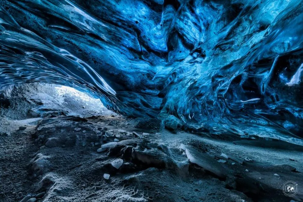 Una grotta di ghiaccio del Vatnajokull