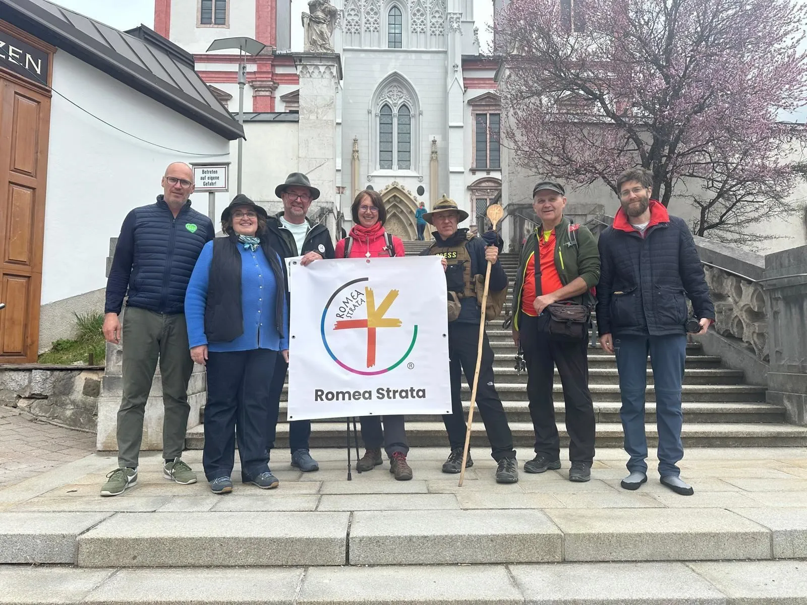 L'arrivo del gruppo di pellegrini al santuario di Mariazell