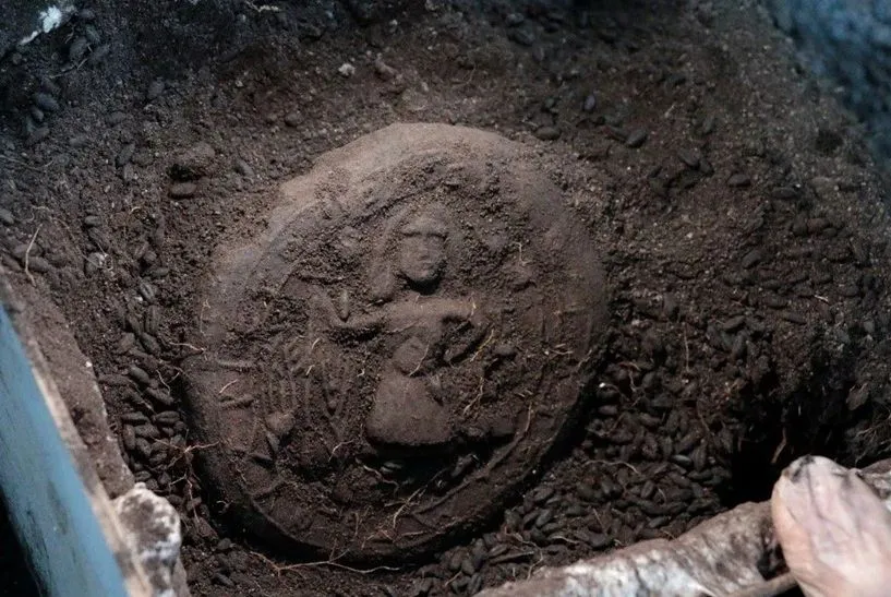 Altra immagine del pane con l’effige di Cristo seminatore