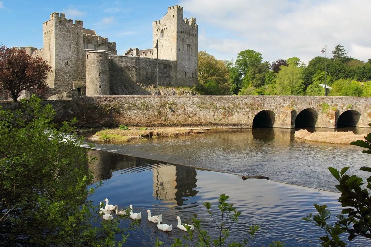 Best in travel 2026, Lonely Planet: il castello di Cahir a Tipperary, Irlanda © Captblack76_Shutterstoc