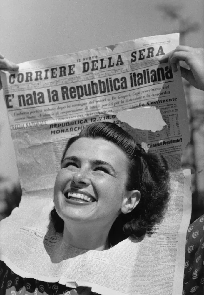 Federico Patellani, Immagine per la copertina del settimanale “Tempo” n. 22 del 15-22 giugno 1946. Milano, 6-10 giugno 1946 © Archivio Federico Patellani, courtesy Regione Lombardia / Museo Nazionale di Fotografia, Milano-Cinisello Balsamo