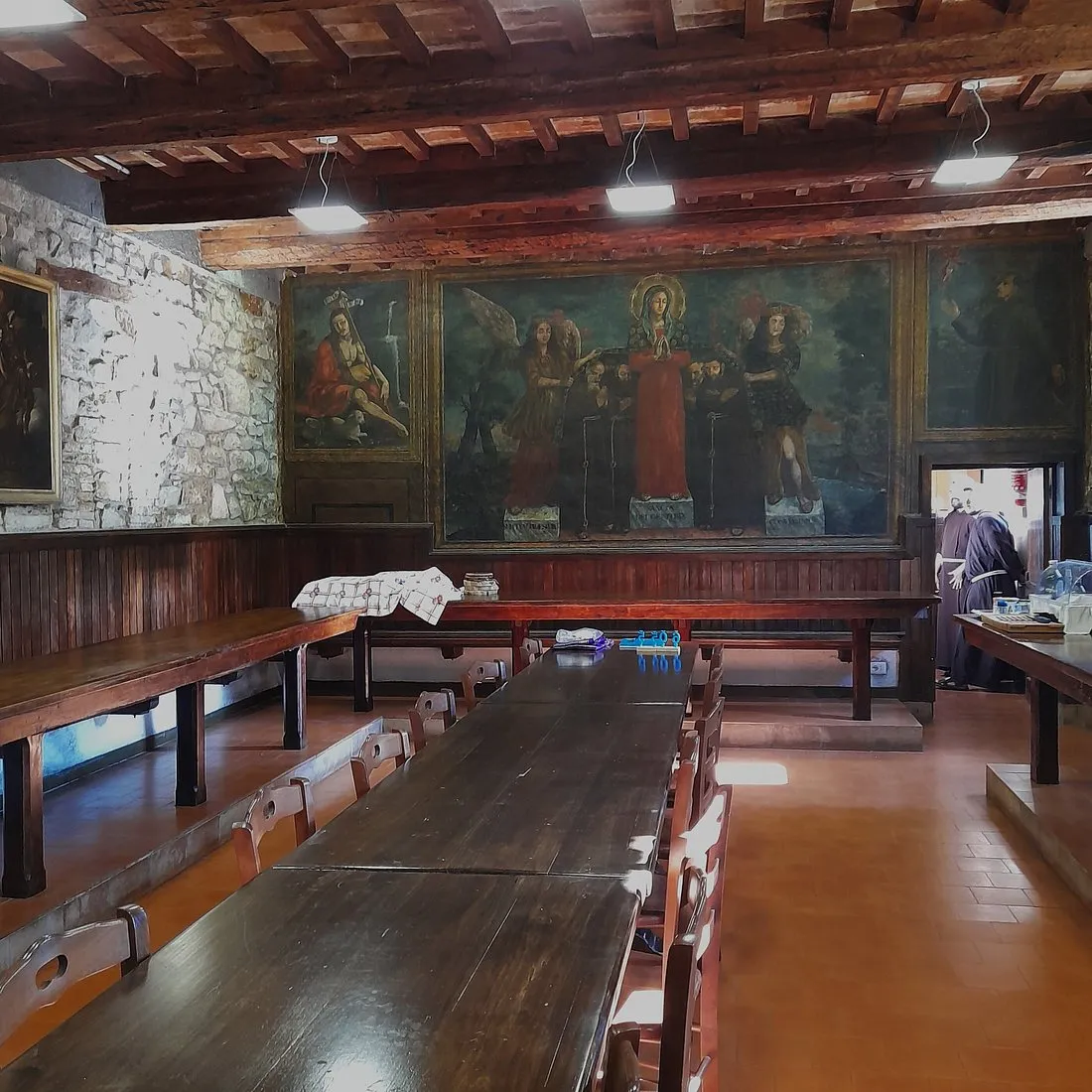 Il refettorio del convento di Renacavata, Camerino / Ufficio stampa "Città del Miele