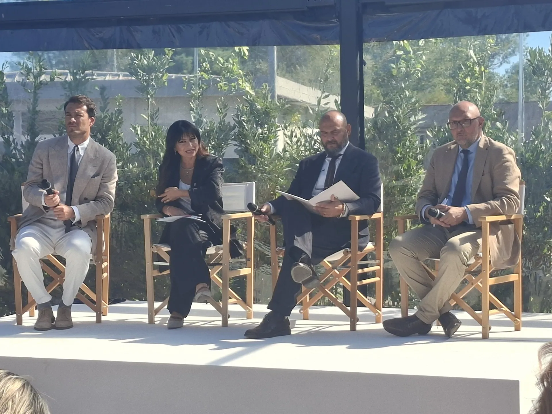 La conferenza stampa con, dalla sinistra, Riccardo Stefanelli, ad del gruppo Cucinelli, Stefania Proietti, presidente della Regione Umbria, e i sindaci di Panicale, Giulio Cherubini, e di Piegaro, Roberto Ferricelli.
