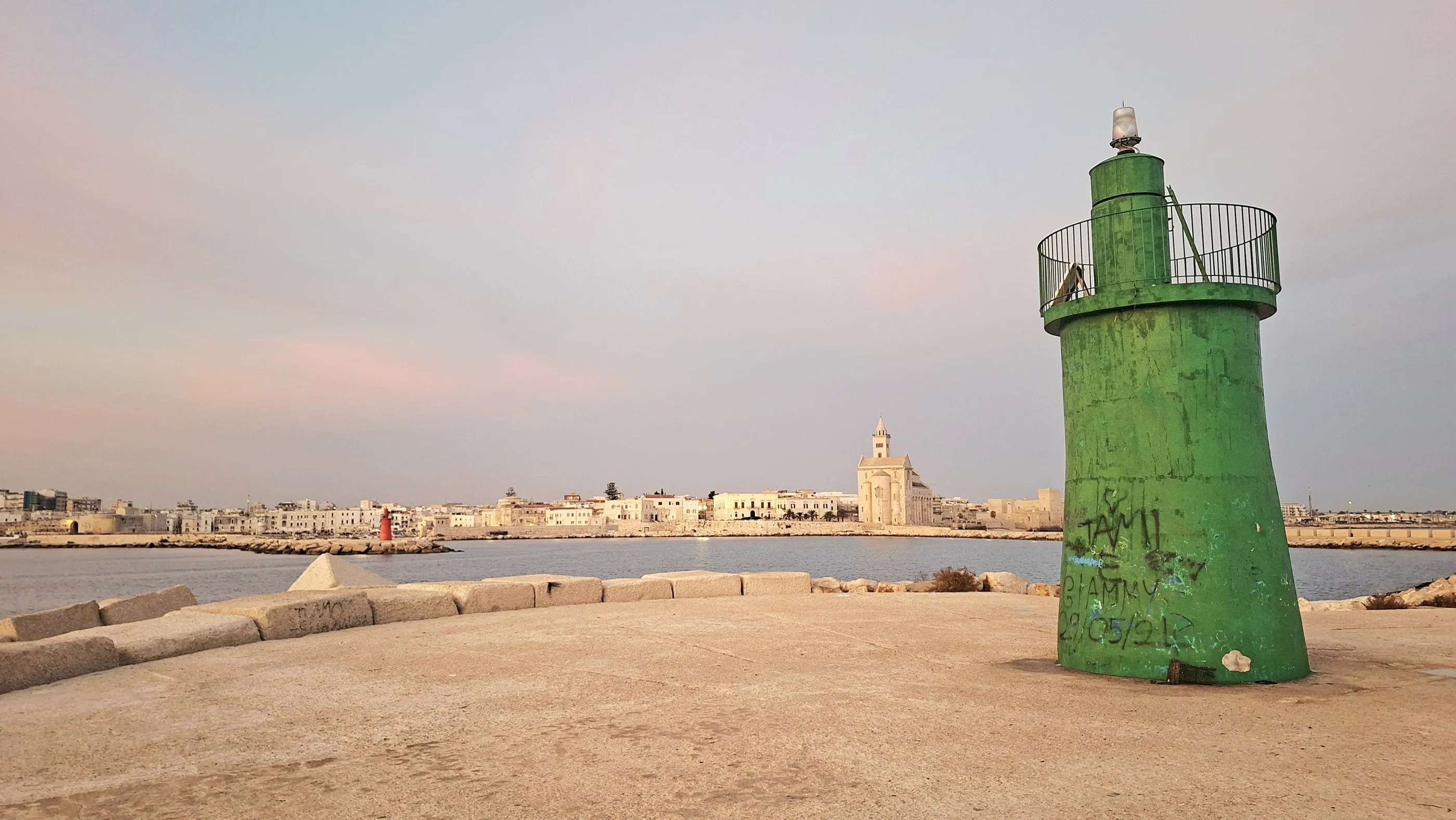 Trani, il molo di San Nicola / G.Matarazzo