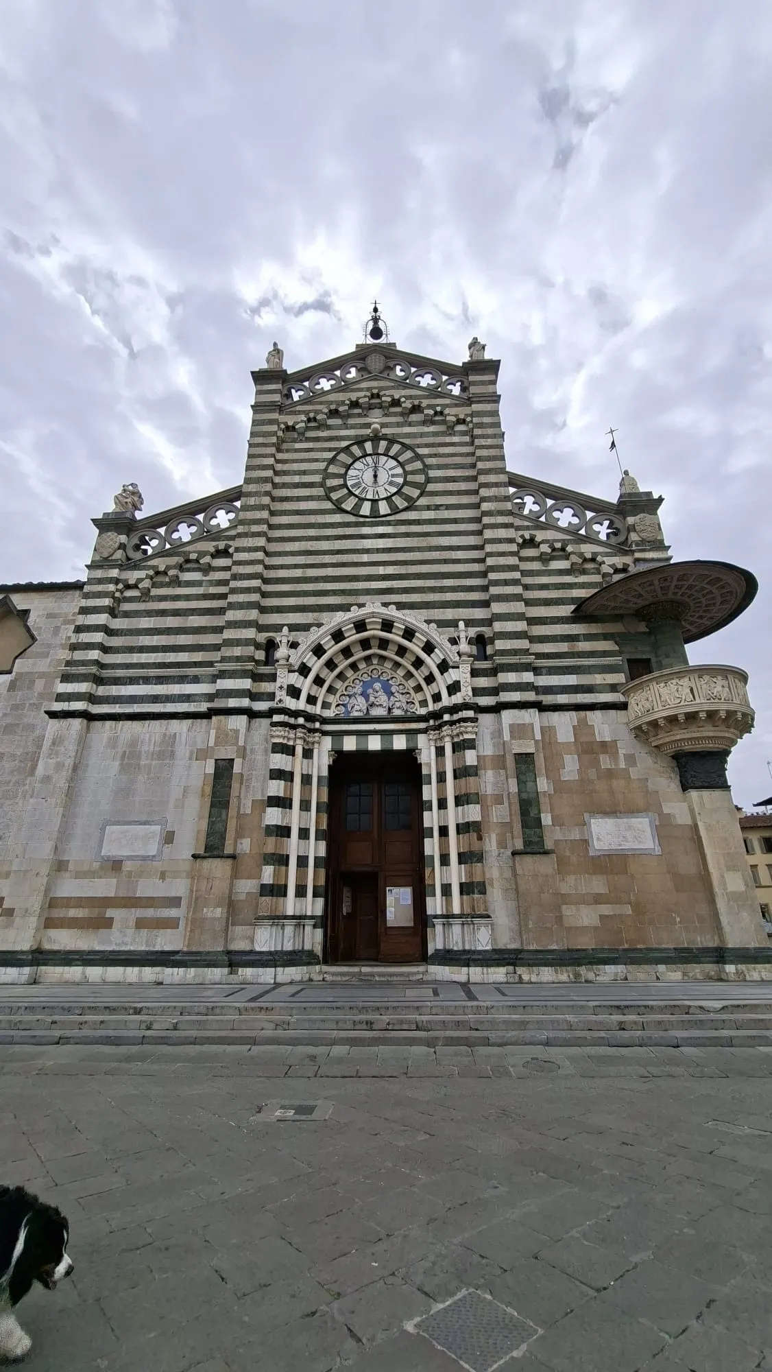 La Cattedrale di Santo Stefano con il pulpito esterno disegnato da Donatello / G.Matarazzo