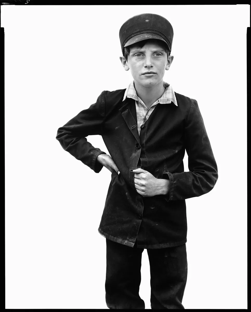 Jesse Kleinsasser, pig man, Hutterite Colony, Harlowton, Montana, June 23, 1983. Photographs by Richard Avedon © The Richard Avedon Foundation