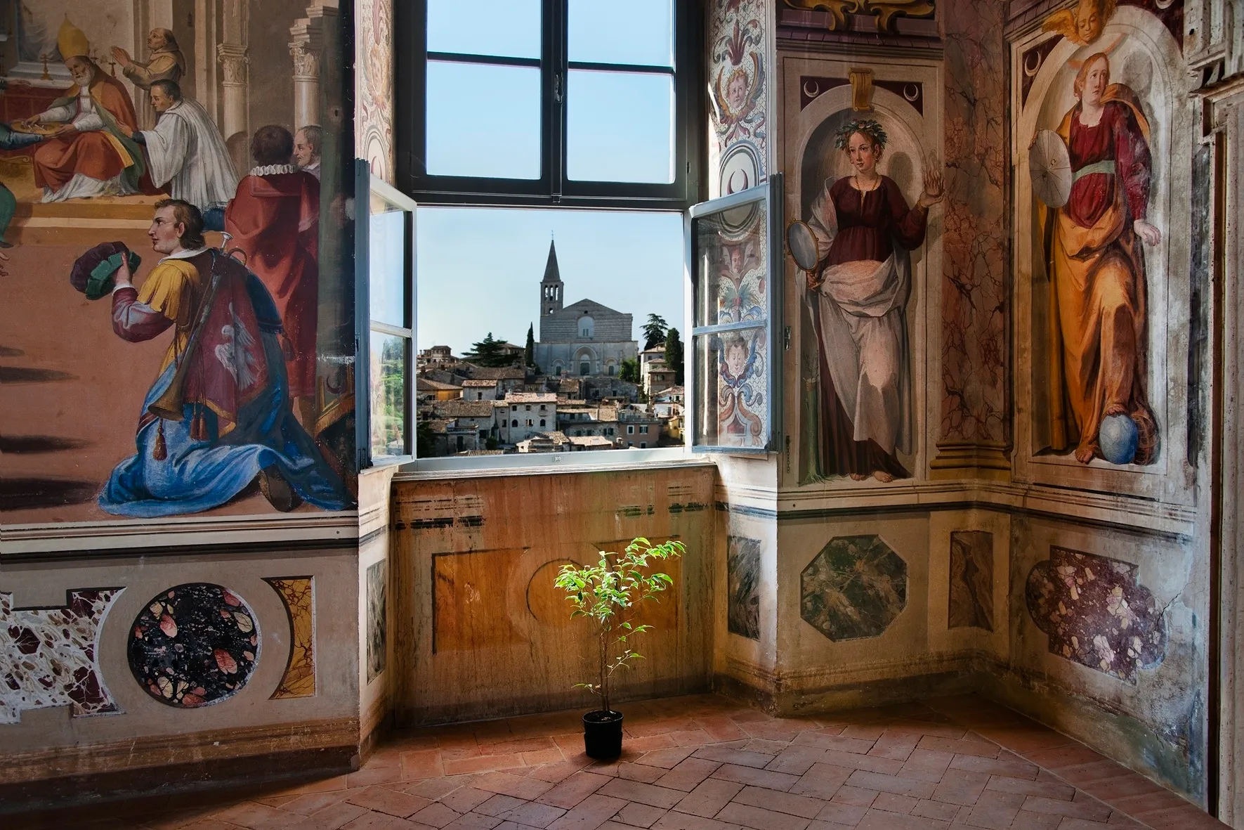 Todi, Umbria, Italy, 2012 © Steve McCurry 