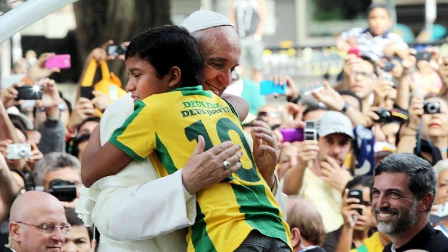 Il Papa: «No a ogni discriminazione»