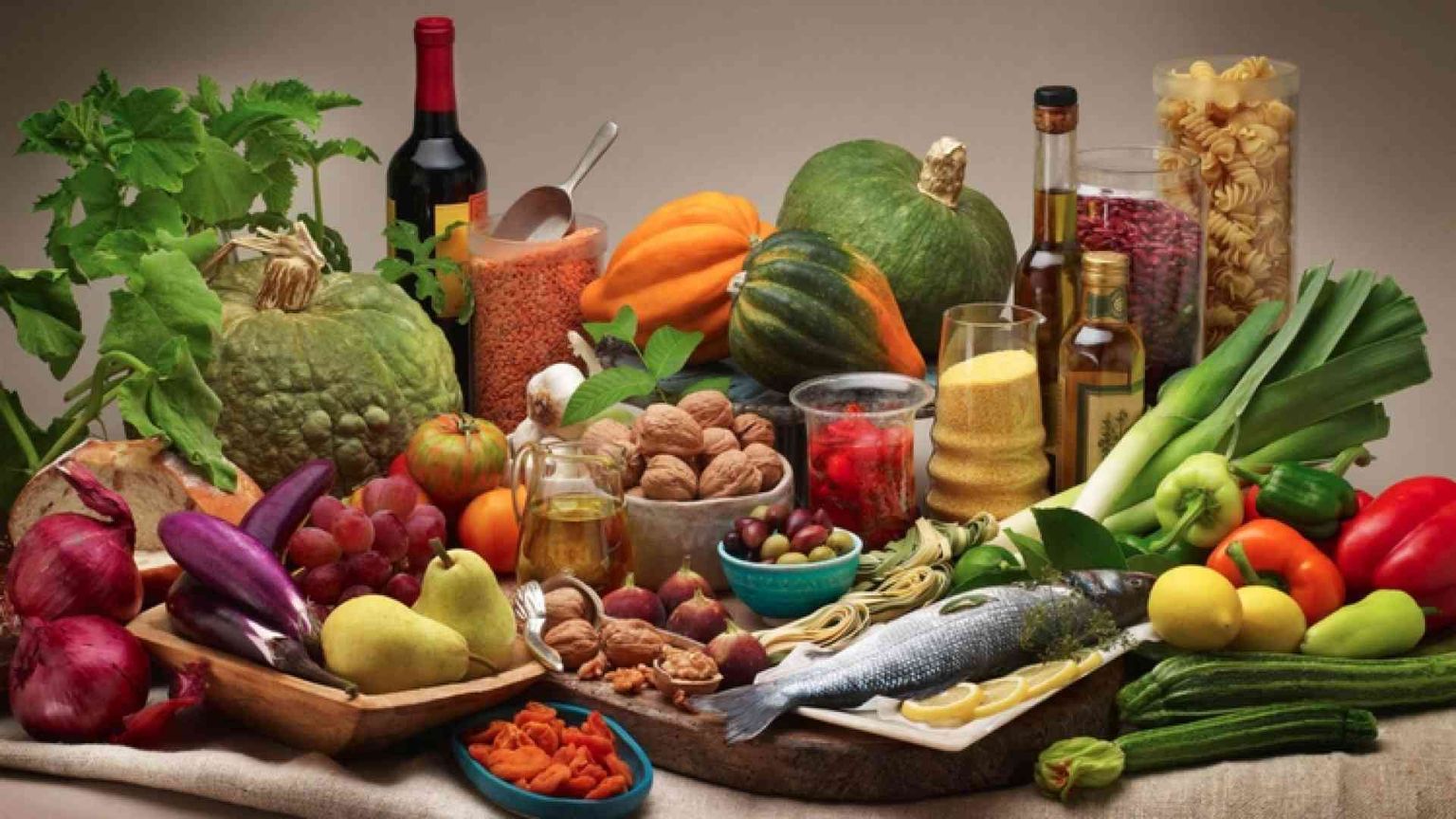 Così la dieta mediterranea rende felici e allunga la vita