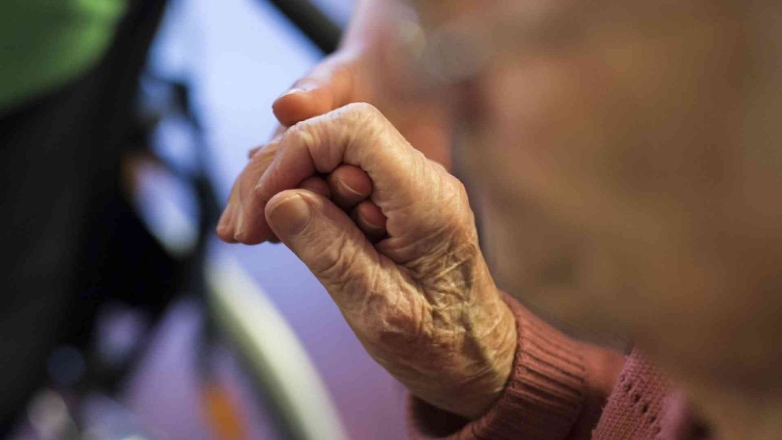 I maltrattamenti in case di riposo e asili: sempre con i fragili 