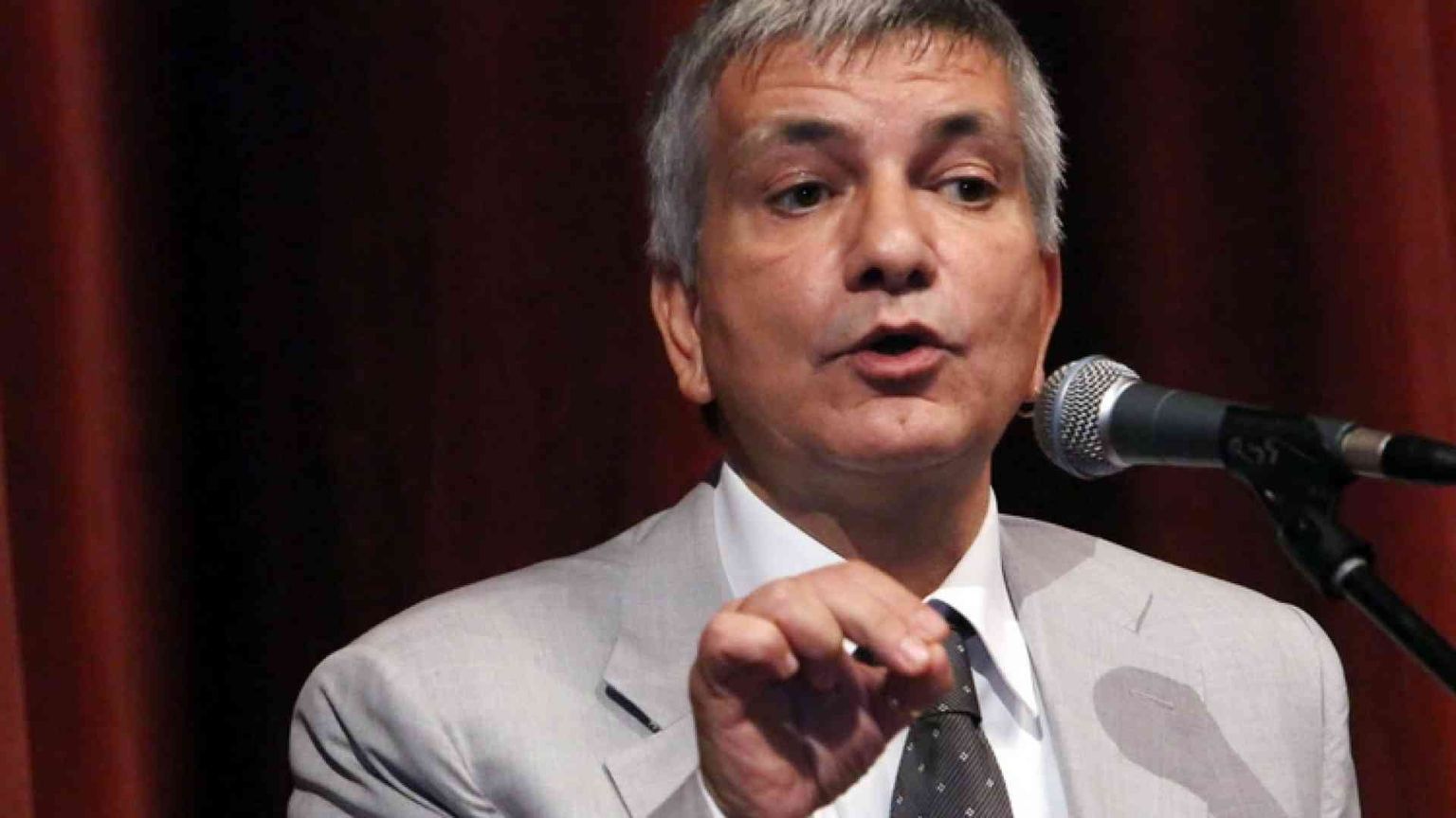 Vendola, la nascita di Tobia è un caso politico 