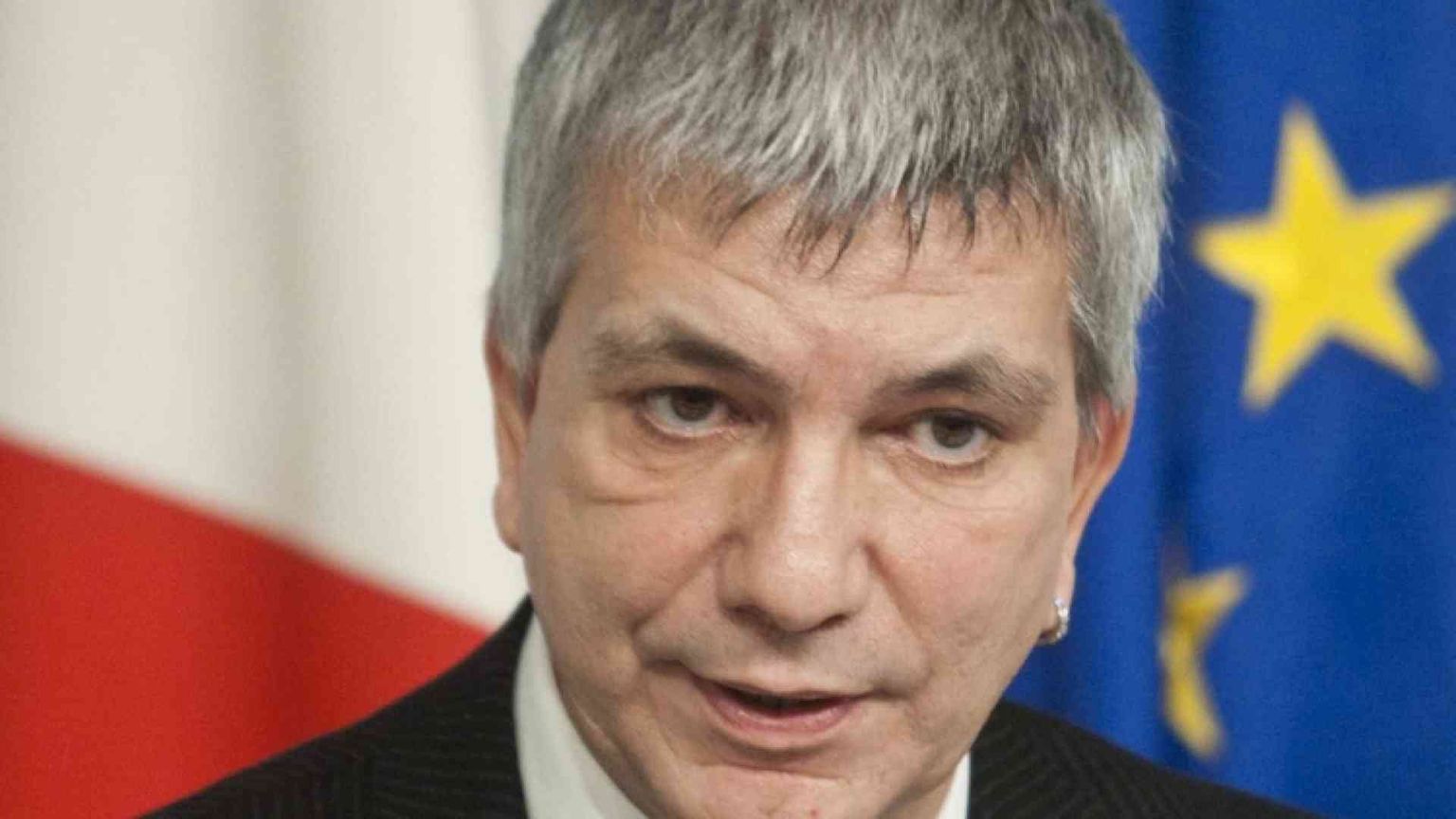 Caso Vendola: altro che «diritti» siamo al mercato dell'umano