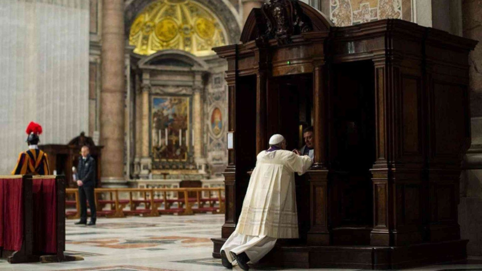 Nel confessionale la misericordia del Padre