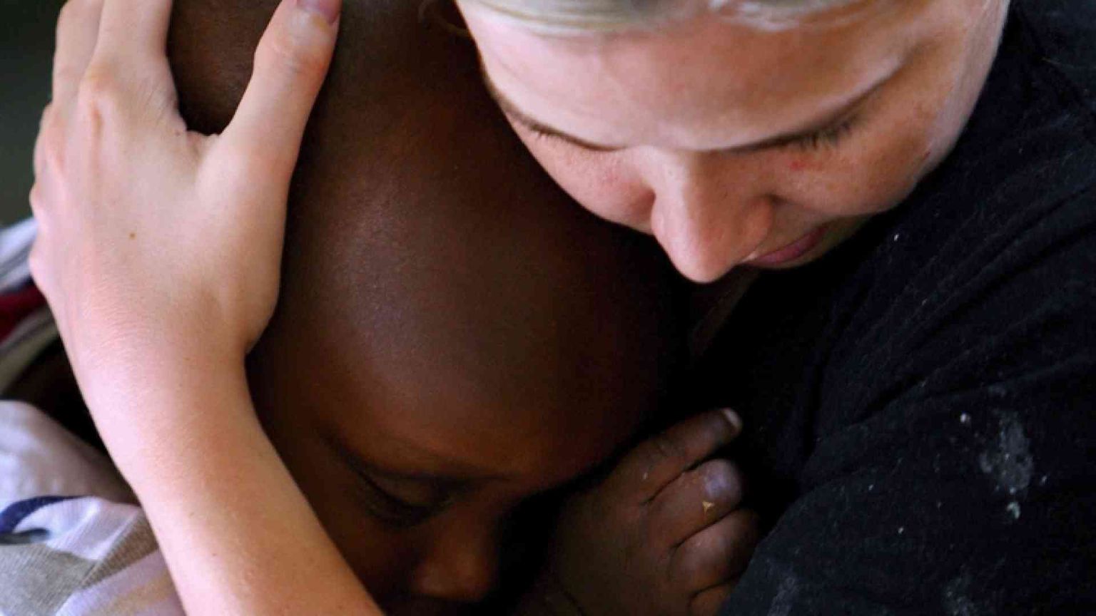 Adozioni: riforma per il bene dei bimbi