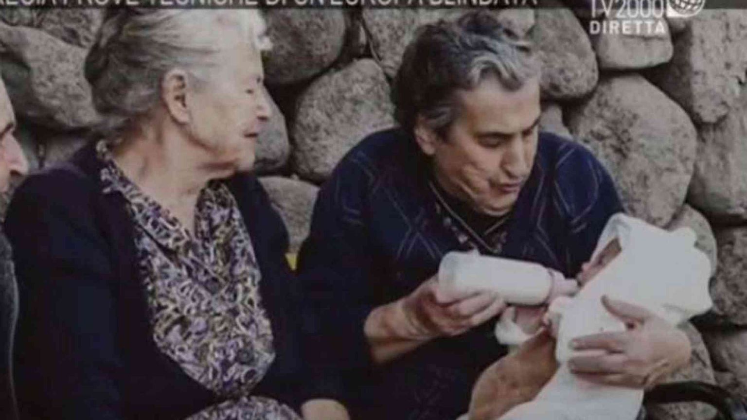 Emilia, la nonna di Lesbo: candidata al Nobel per la pace