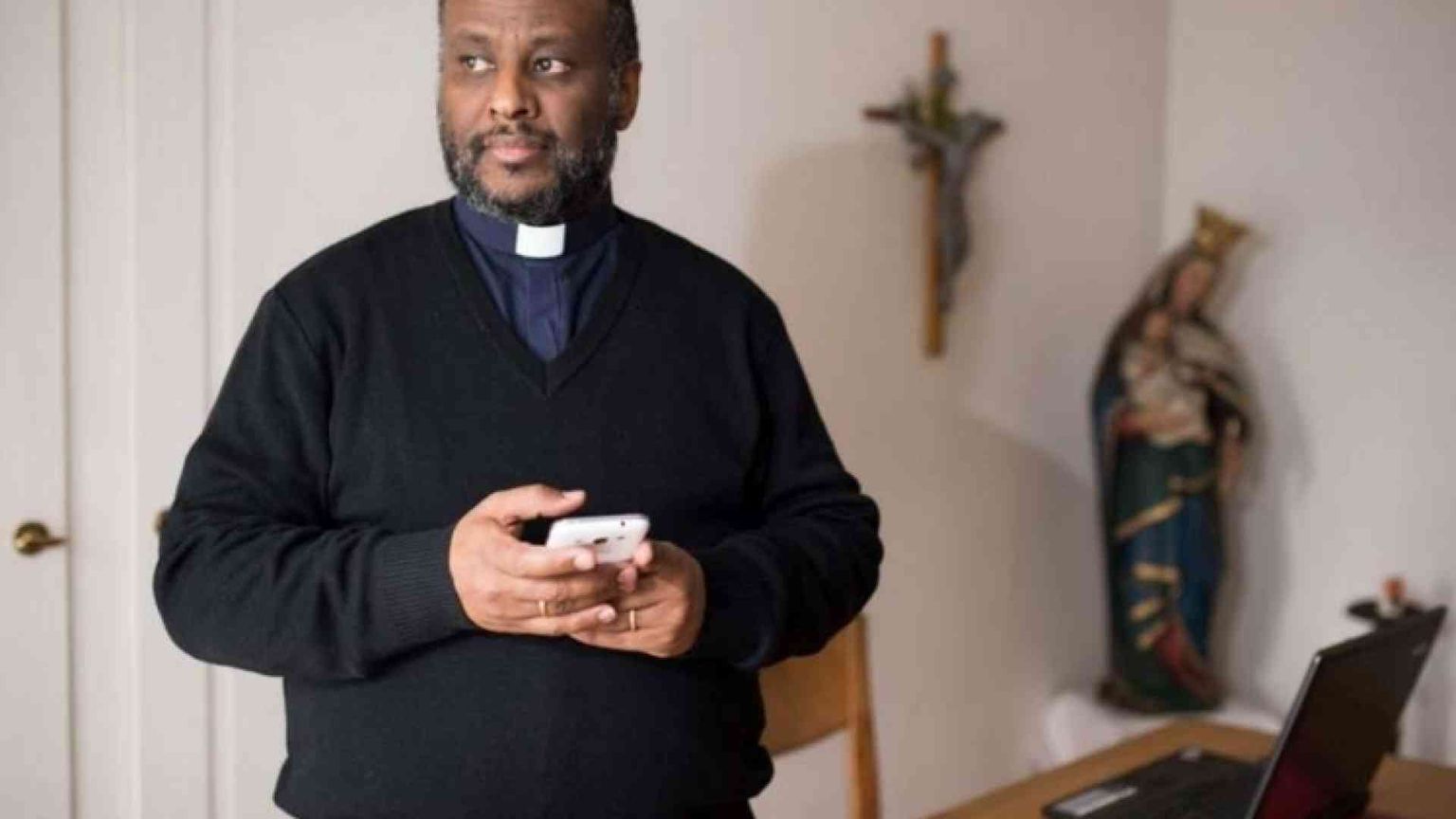 Time, Mussie Zerai: «padre per i rifugiati»