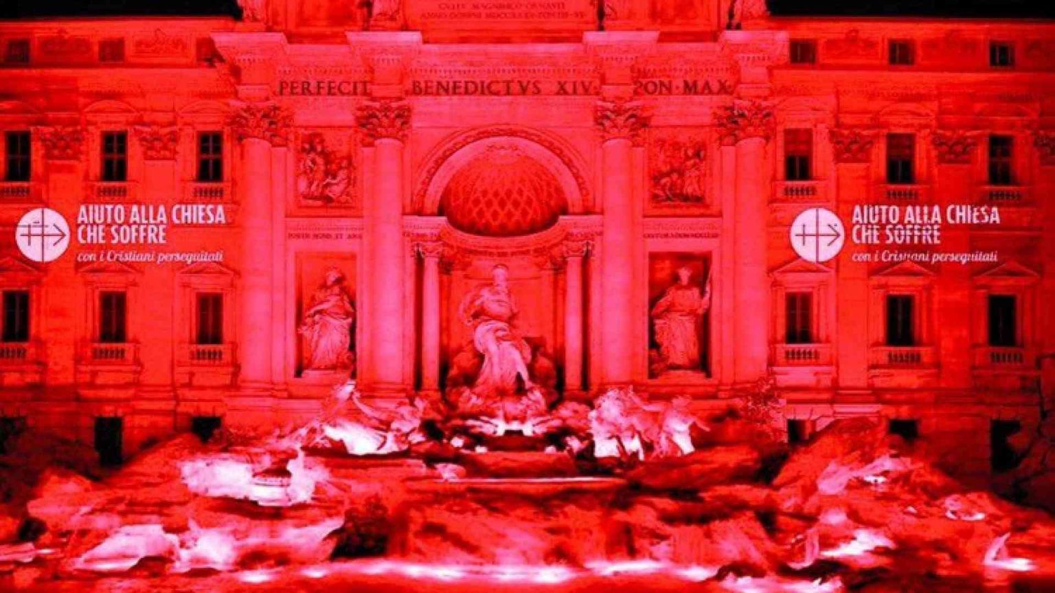 200 milioni di cristiani perseguitati E la Fontana di Trevi si tinge di rosso