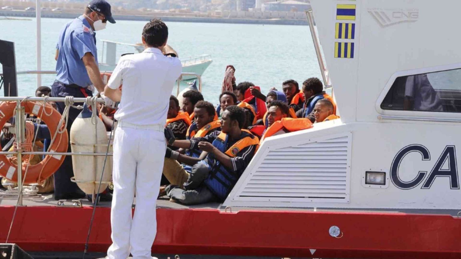 Canale di Sicilia, soccorsi 1700 migranti