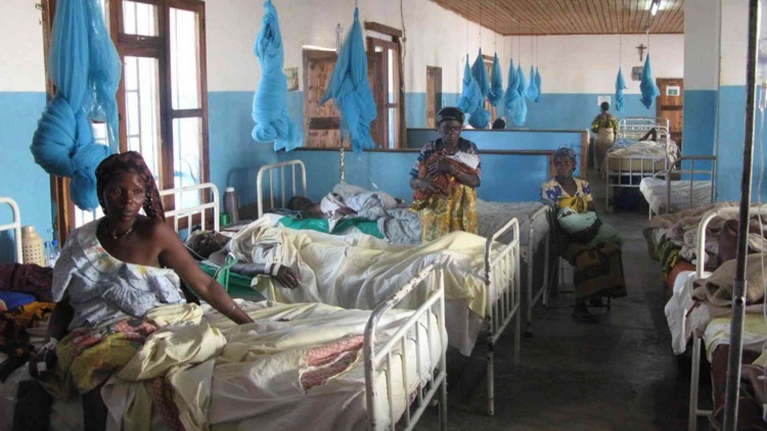 Il Papa incontra i medici Cuamm: aiutate l'Africa della salute negata 