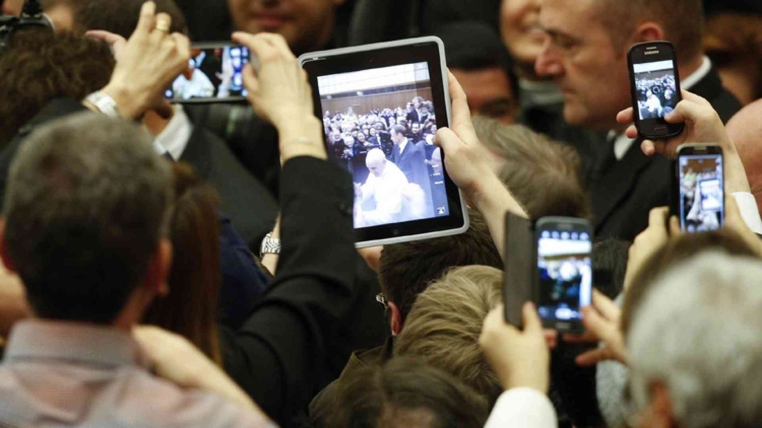 Farsi prossimo anche sulla Rete