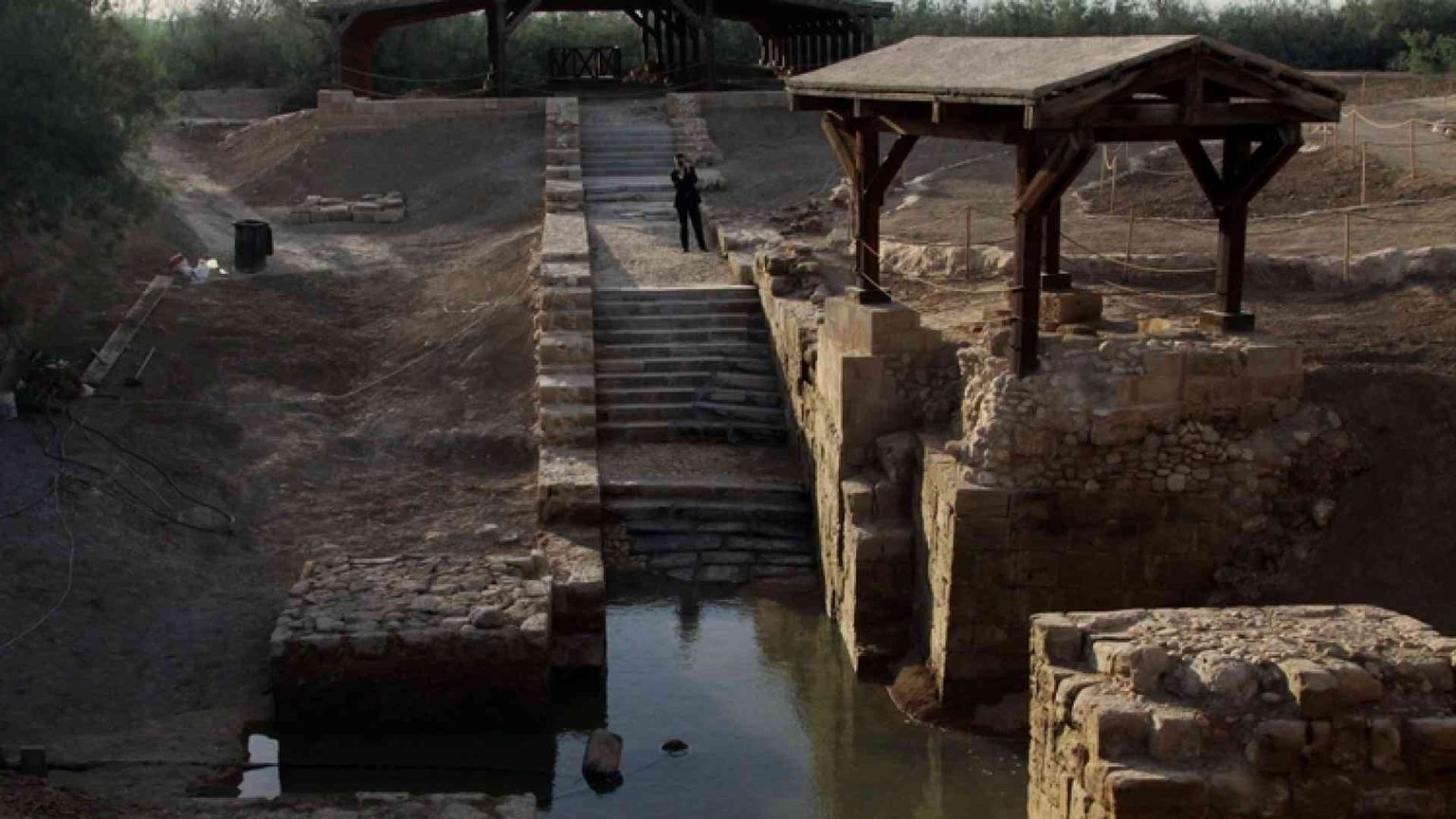 Waheeb, archeologia tra le guerre