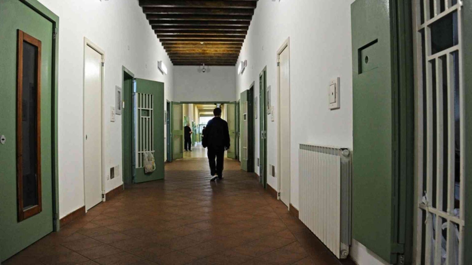 A un anno dalla chiusura, aperti metà Opg