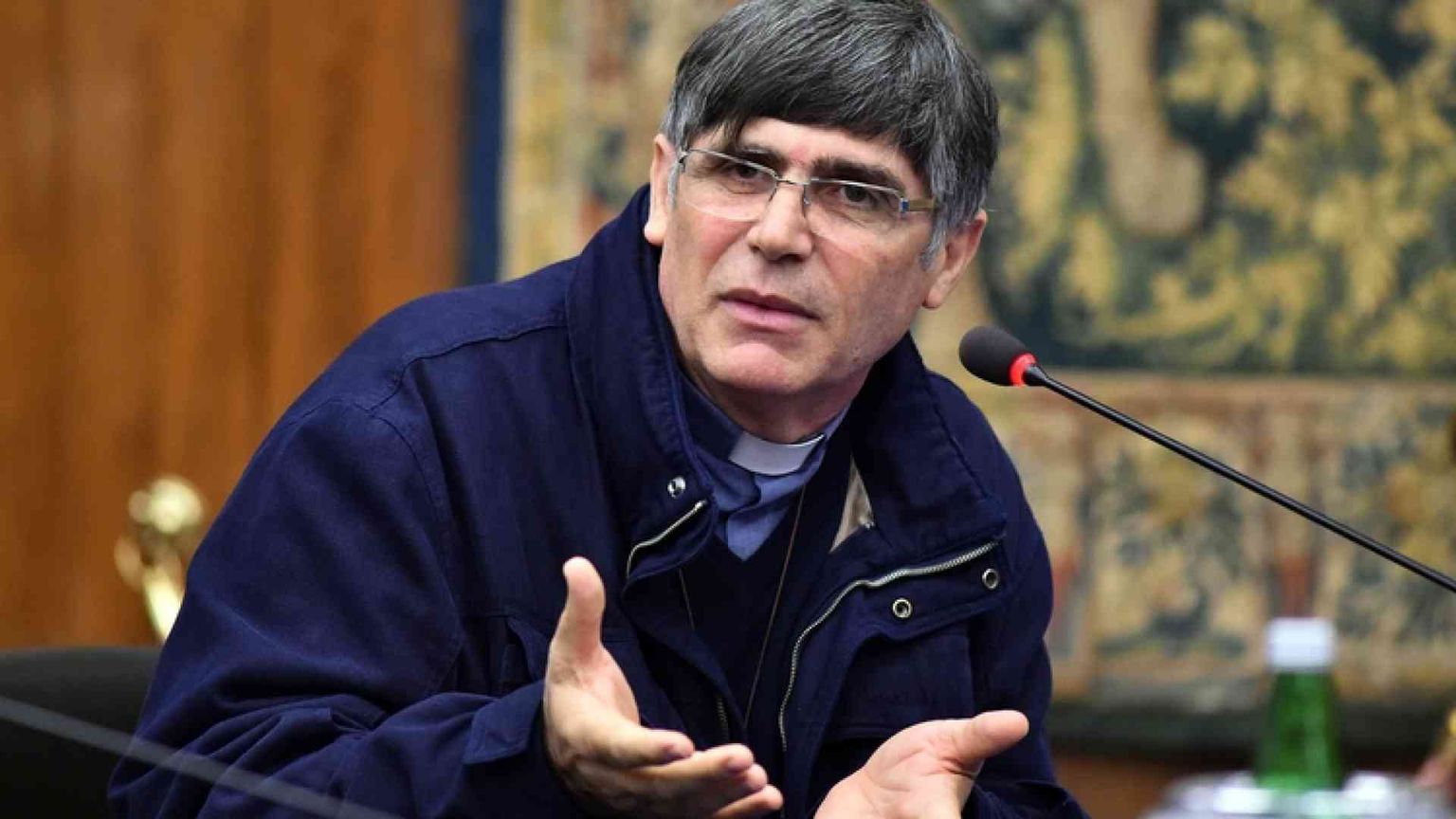 Patriciello: Il problema non sono i rifiuti urbani ma l'intreccio tra Camorra, imprenditoria e politica