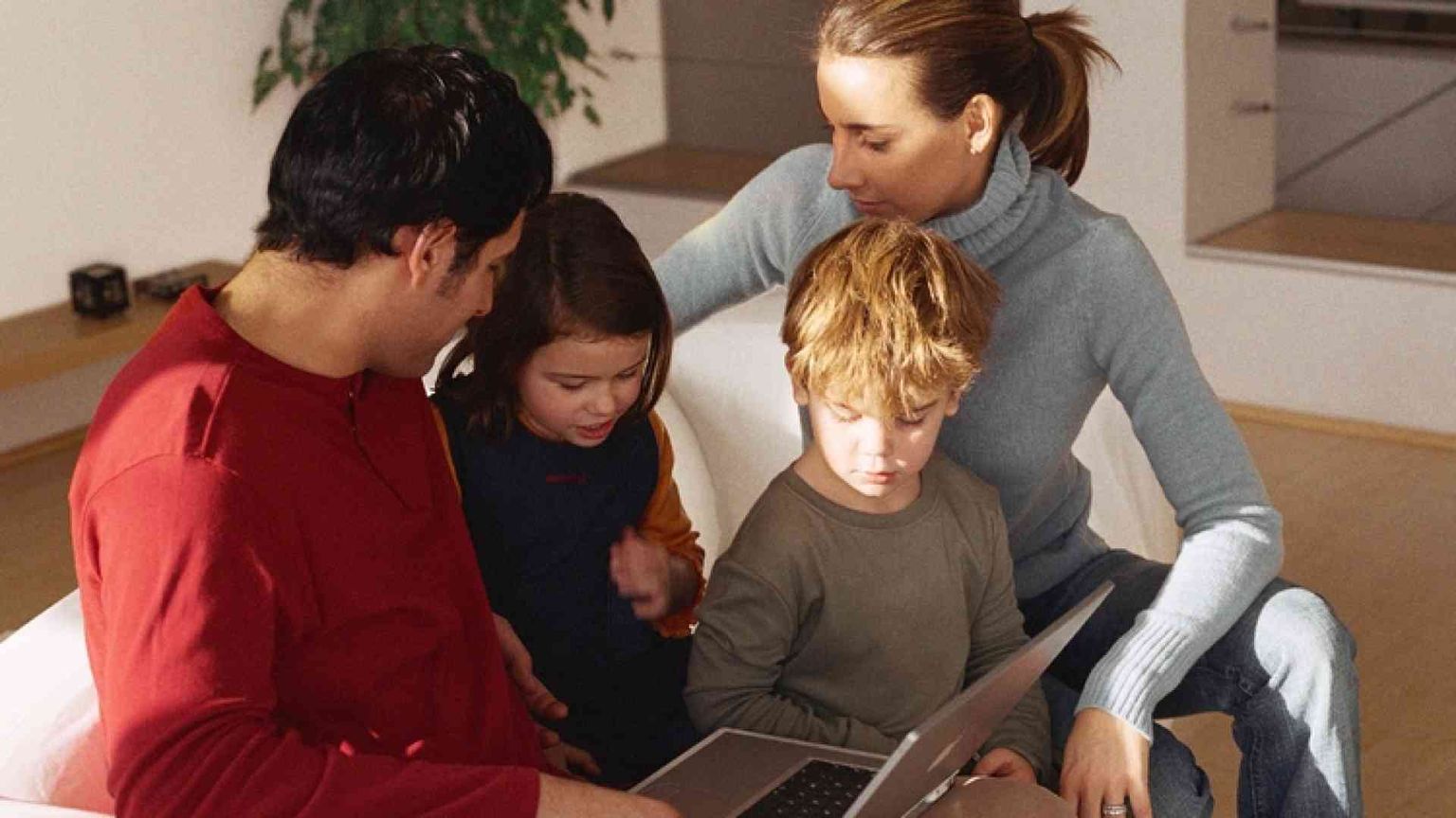«Famiglie con figli scippate di un miliardo»