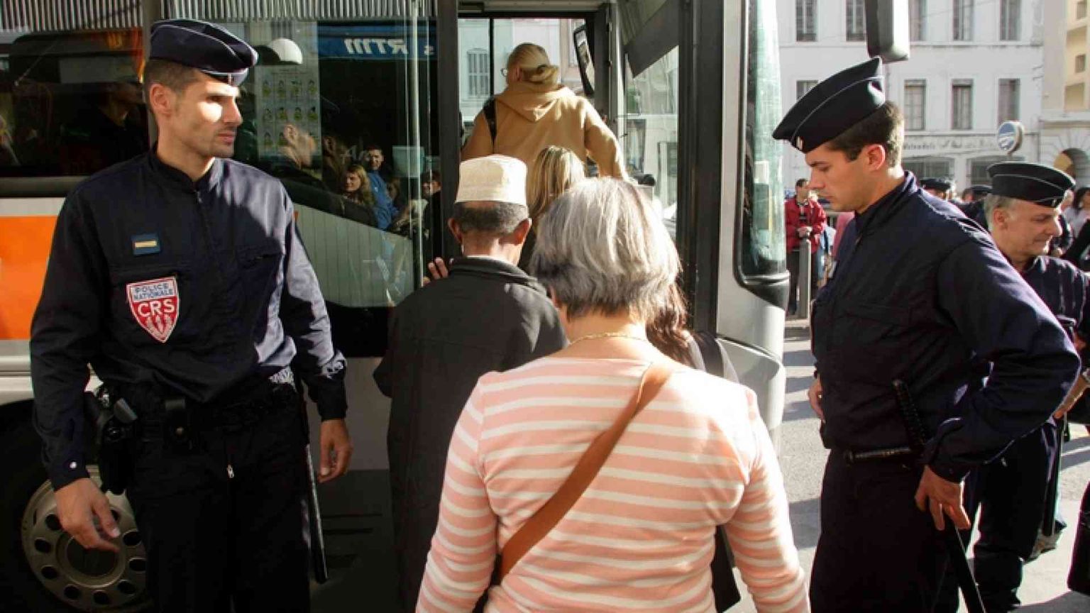 Calcio, Parigi e quelle nubi nere sull'Europeo