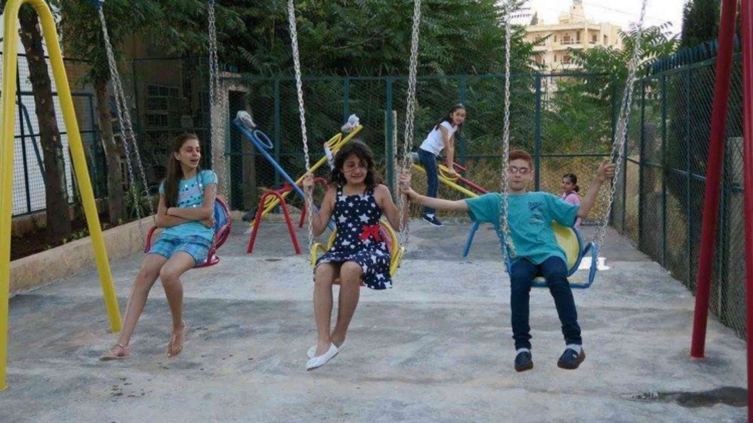 Aleppo, nuovo parco giochi sotto le bombe