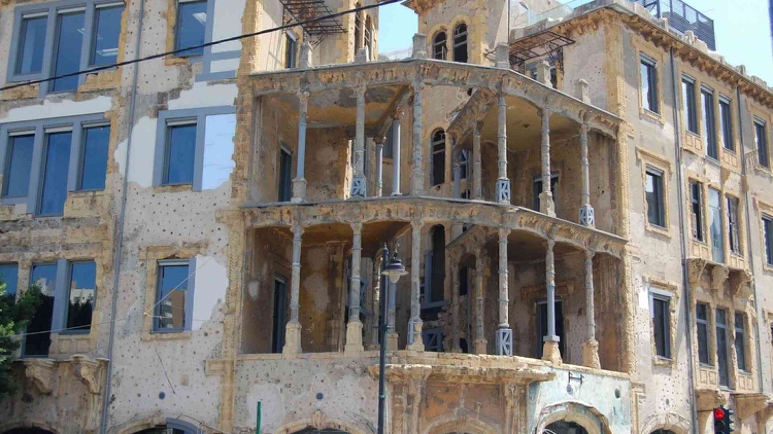 Beirut, le cicatrici e i vuoti postmoderni