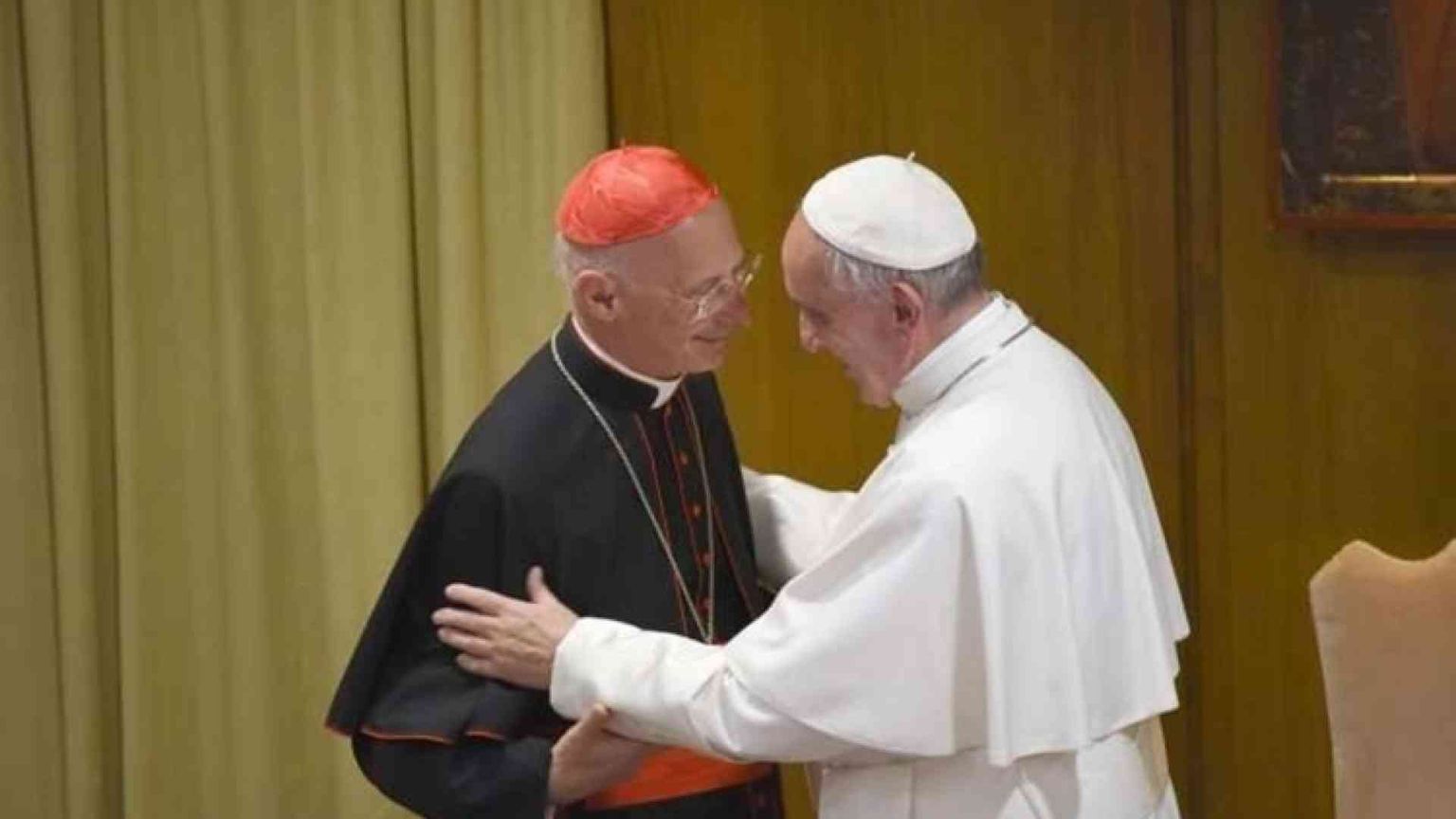 Dal Papa lettera a Bagnasco per 50 anni da prete